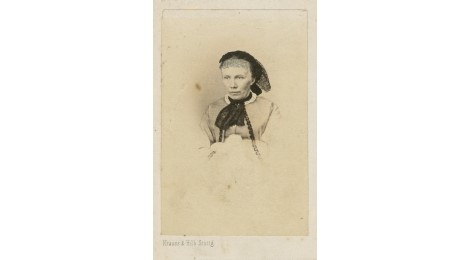 Marie Kurz, geb. von Brunnow, Foto von Krauss und Hilb Stuttgart, 1873/74, Vorlage Deutsches Literaturarchiv Marbach